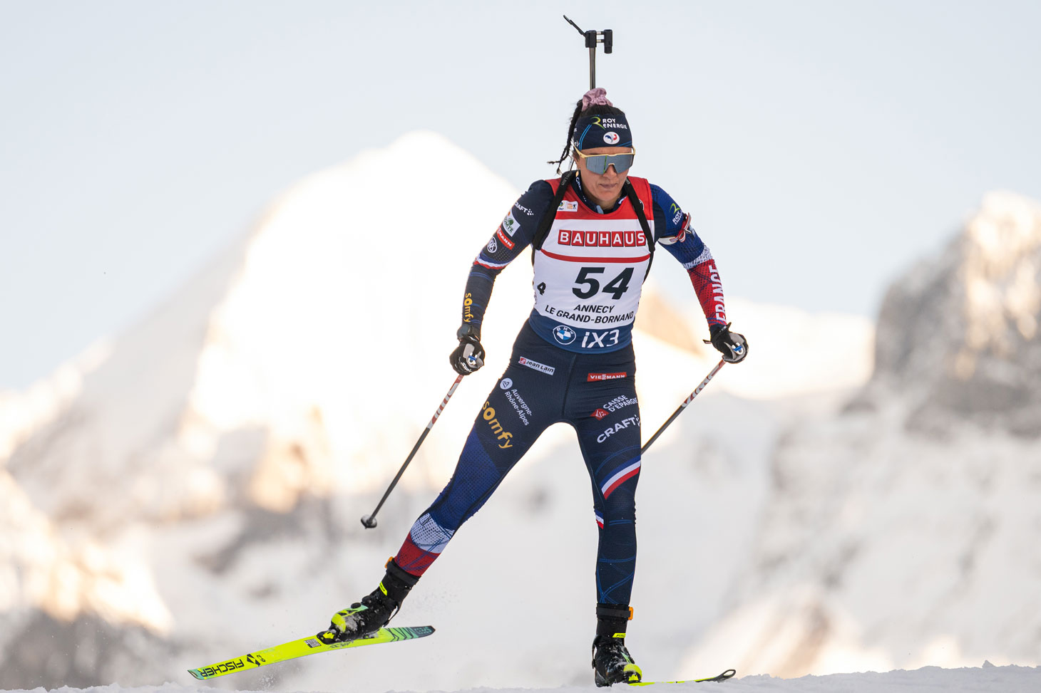 Camille Bened, vice-championne olympique 2026 du relais féminin de biathlon, en action lors d'une compétition